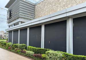 Motorized screen